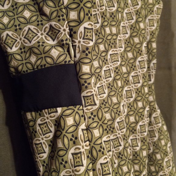 Green Tank Top with Brown Waist Band - Picture 4 of 6